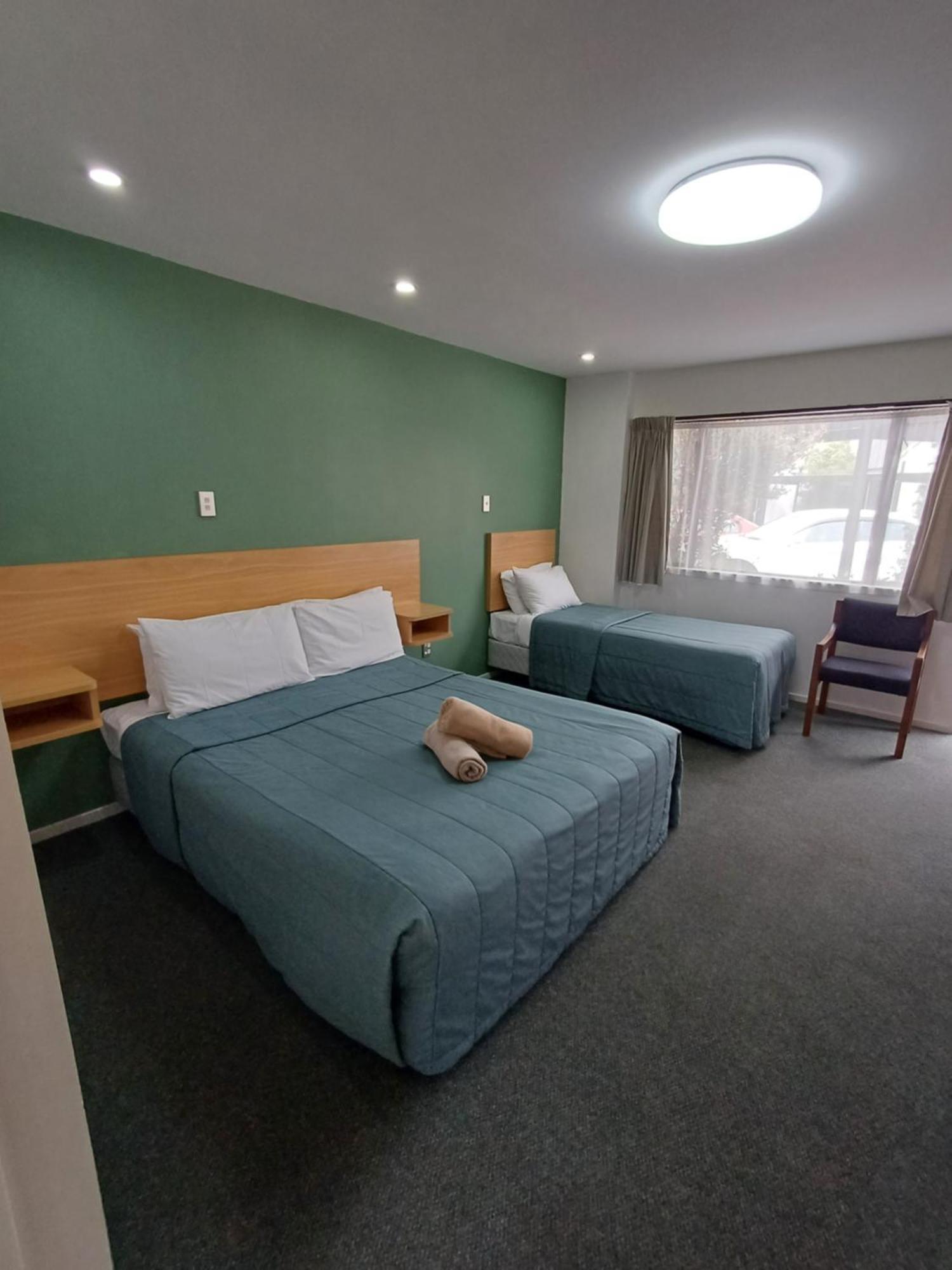 Gothic Heights Motel Christchurch Phòng bức ảnh