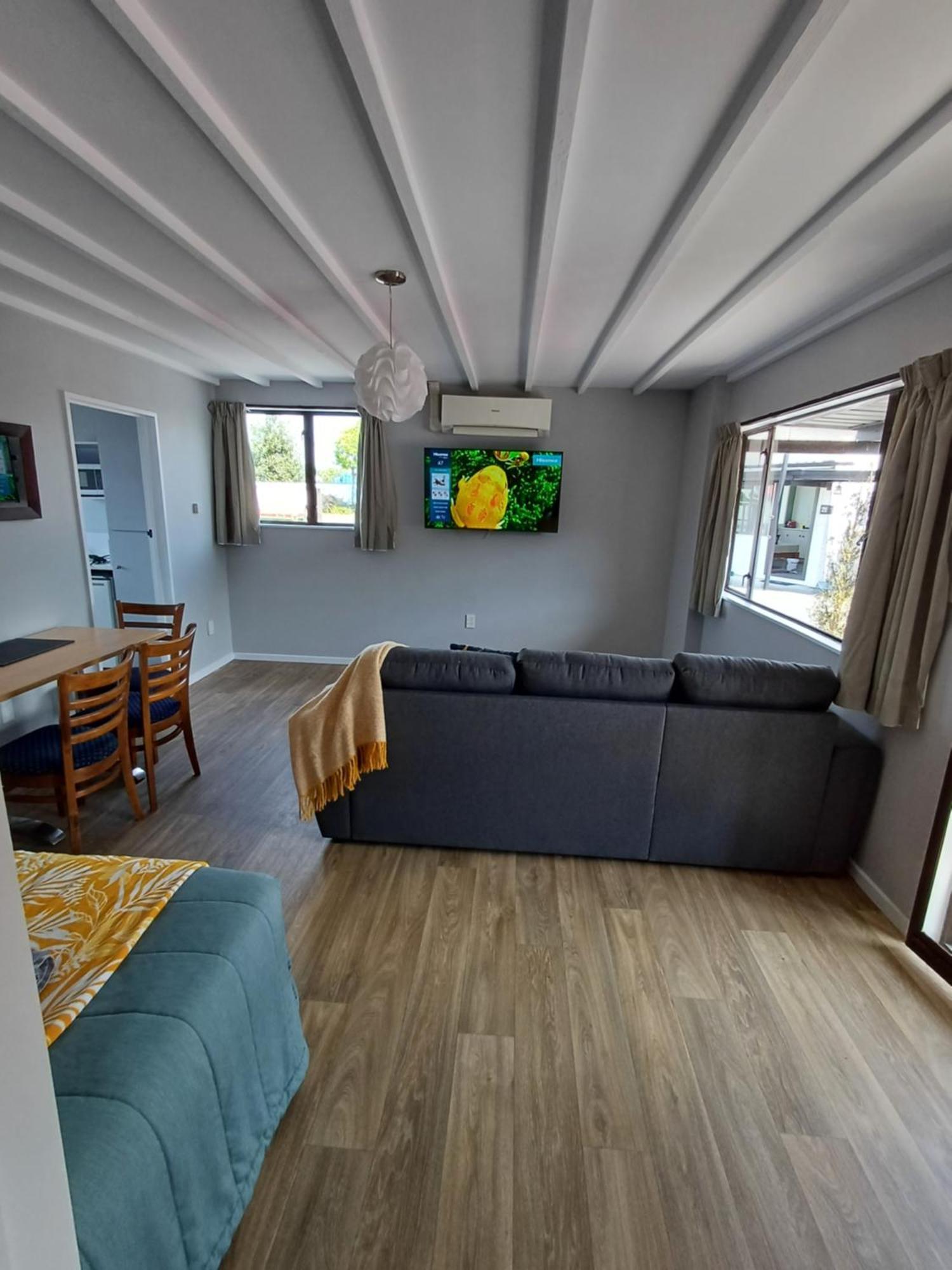 Gothic Heights Motel Christchurch Phòng bức ảnh