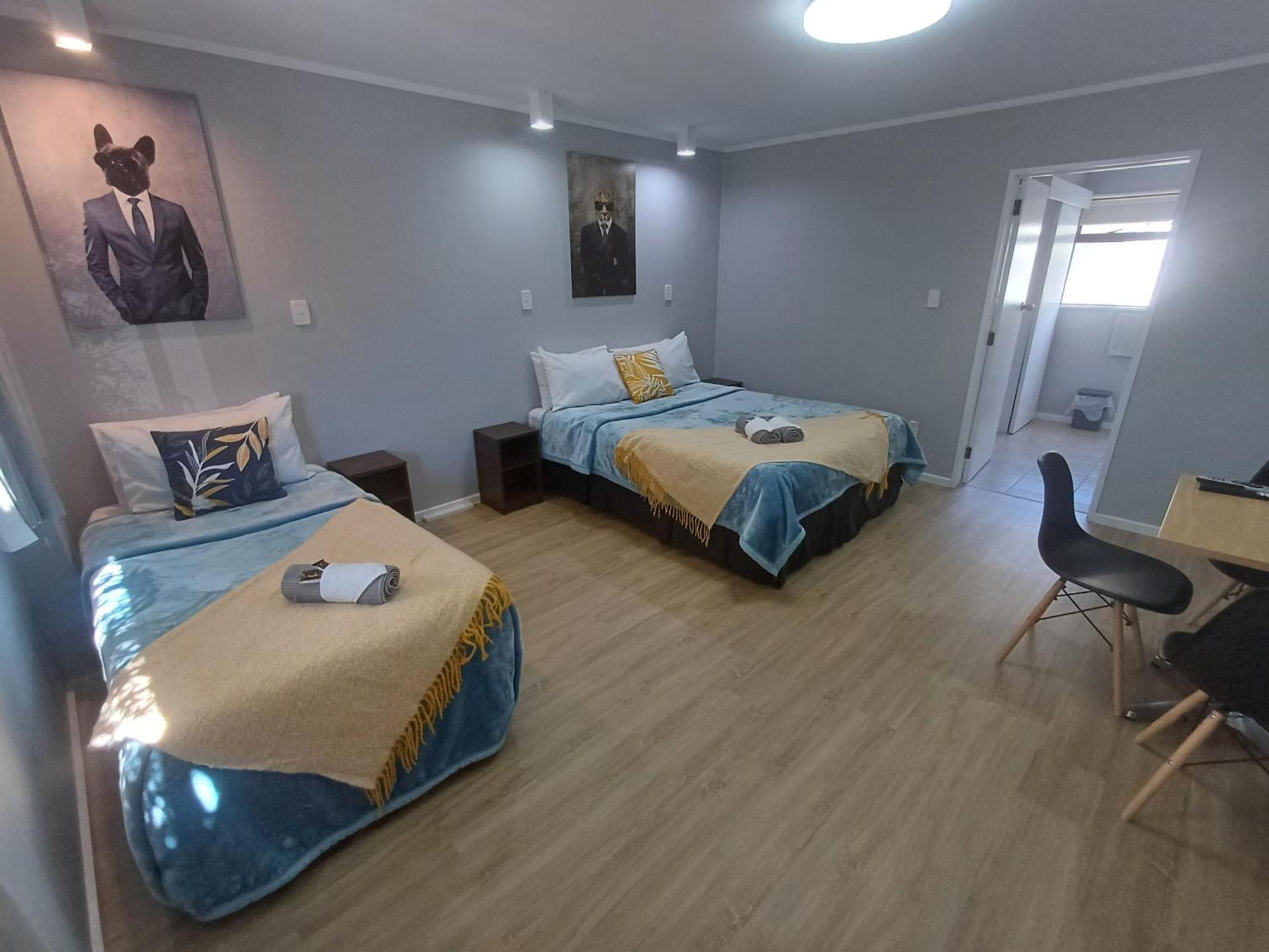 Gothic Heights Motel Christchurch Phòng bức ảnh