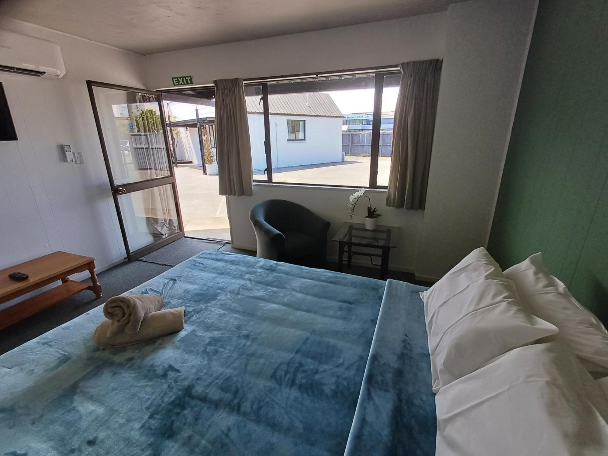 Gothic Heights Motel Christchurch Phòng bức ảnh