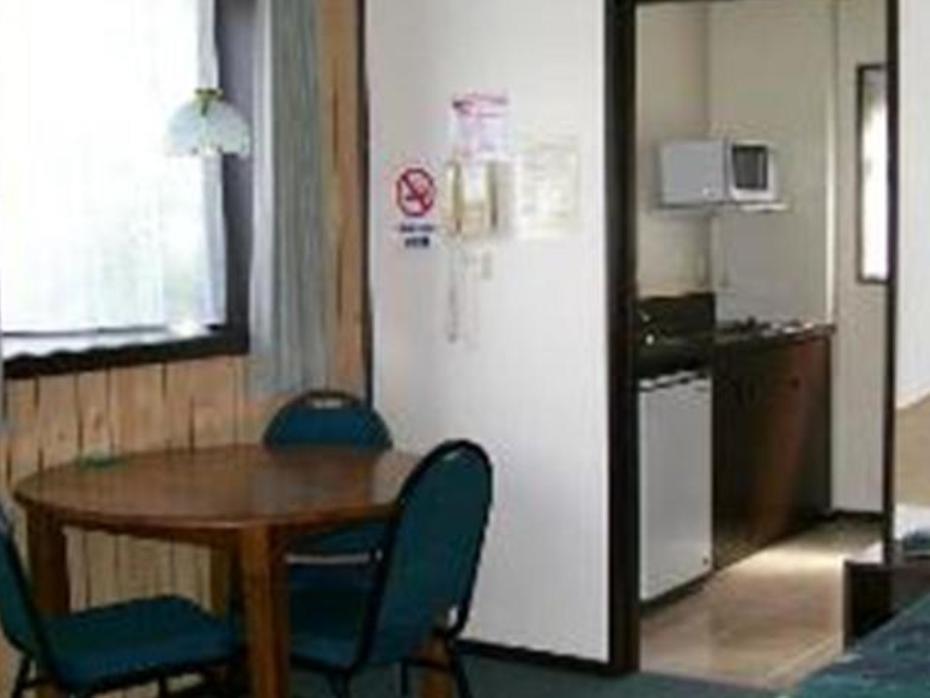 Gothic Heights Motel Christchurch Ngoại thất bức ảnh