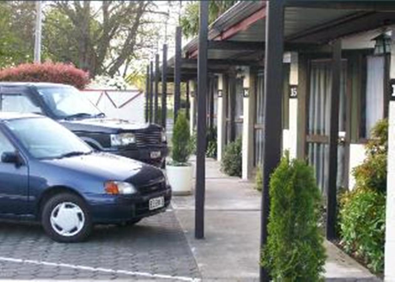 Gothic Heights Motel Christchurch Phòng bức ảnh